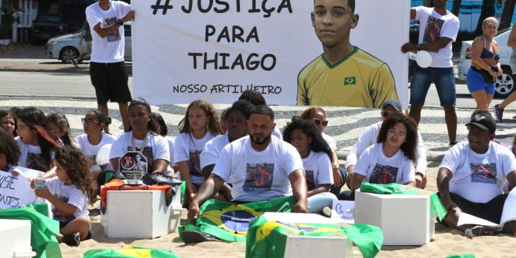 No Rio, manifestantes cobram justiça por Thiago Menezes Flausino