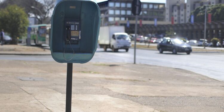 Orelhões serão extintos no país até o fim de 2028