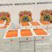 imagem mostra montes de iPhones 17 Pro Max na cor laranja (no topo) apreendidos pela Policia Federal