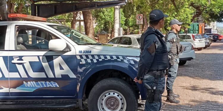Polícia Militar captura o 11º foragido da Justiça em janeiro de 2026 no bairro Cristo Redentor em Corumbá.