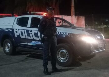 Polícia Militar conduz mulher à Delegacia por furto em supermercado no Centro de Corumbá.