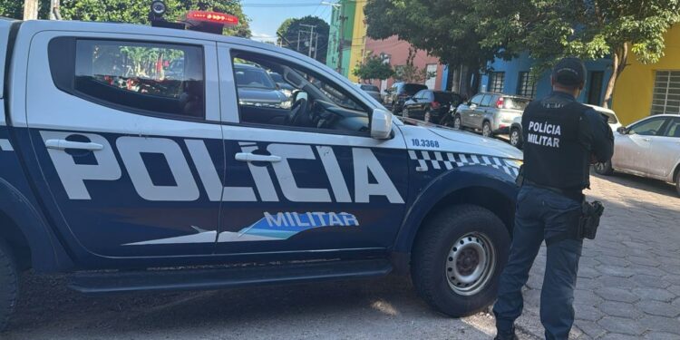 Polícia Militar prende homem por furto qualificado em residência no Conjunto Guatos, em Corumbá.