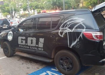 Policiais civis prendem homem com mandado de prisão em aberto, na Capital