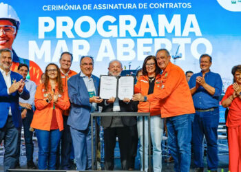 Economia: Petrobras assina contrato bilionário para fabricar navios no RS