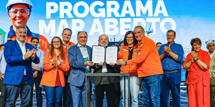 Economia: Petrobras assina contrato bilionário para fabricar navios no RS