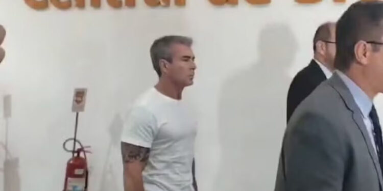 Policiais militares aposentados são detidos por ligação com contraventor