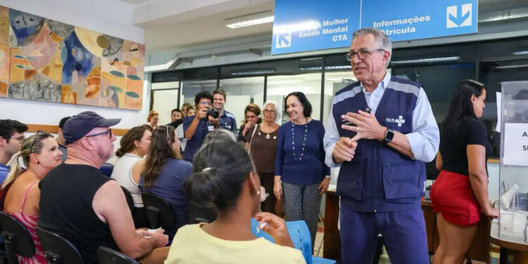 SUS inicia vacinação de profissionais de saúde contra dengue com imunizante nacional