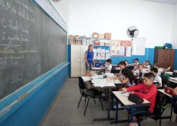 Tributação sobre bets pode financiar alívio fiscal a professores