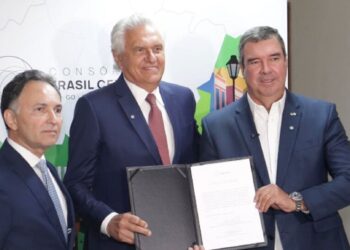 Riedel assume presidência do Consórcio Brasil Central e reforça união regional