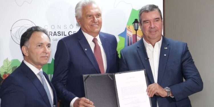 Riedel assume presidência do Consórcio Brasil Central e reforça união regional