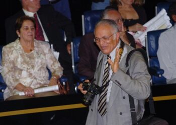 Morre Célio Azevedo, primeiro fotógrafo da Agência Senado