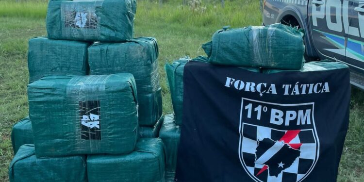 11º BPM localiza aeronave com 477 kg de pasta base de cocaína