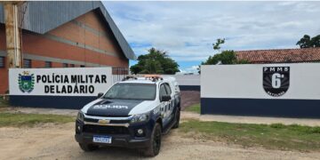 Polícia Militar atende ocorrência de violência doméstica e conduz autor à Delegacia em Ladário.