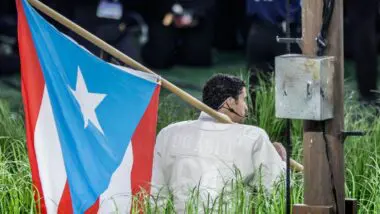 Bad Bunny, cantor de Porto Rico, usou o Super Bowl para celebrar o "orgulho latino"