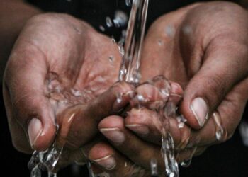 Água gratuita no Brasil? Conheça o município onde moradores não pagam conta há mais de 60 anos