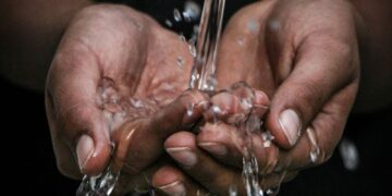 Água gratuita no Brasil? Conheça o município onde moradores não pagam conta há mais de 60 anos