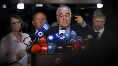 Oposição protocola impeachment de Toffoli; veja quem assina o pedido