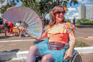 Joédson Alves/Agência Brasil Brasília (DF), 14/02/2026 - Carnaval de rua Bloco Aparelhinho no setor bancário sul, dentista Fabiana Montandon .
Foto: Joédson Alves/Agência Brasil