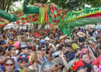 Calango Careta faz carnaval de rua "raiz" no último dia de festa no DF