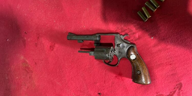 Polícia Militar  apreende arma e drogas após confronto durante operação em Rio Verde