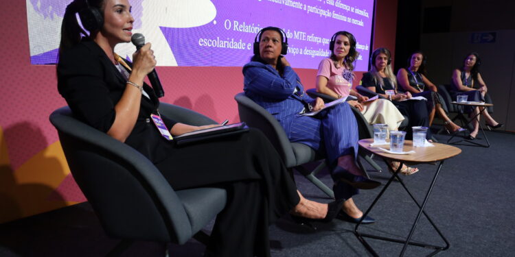 Delegada de Polícia participa de painel com o tema “Mulheres no Sistema de Justiça”, no Delas Day 2026