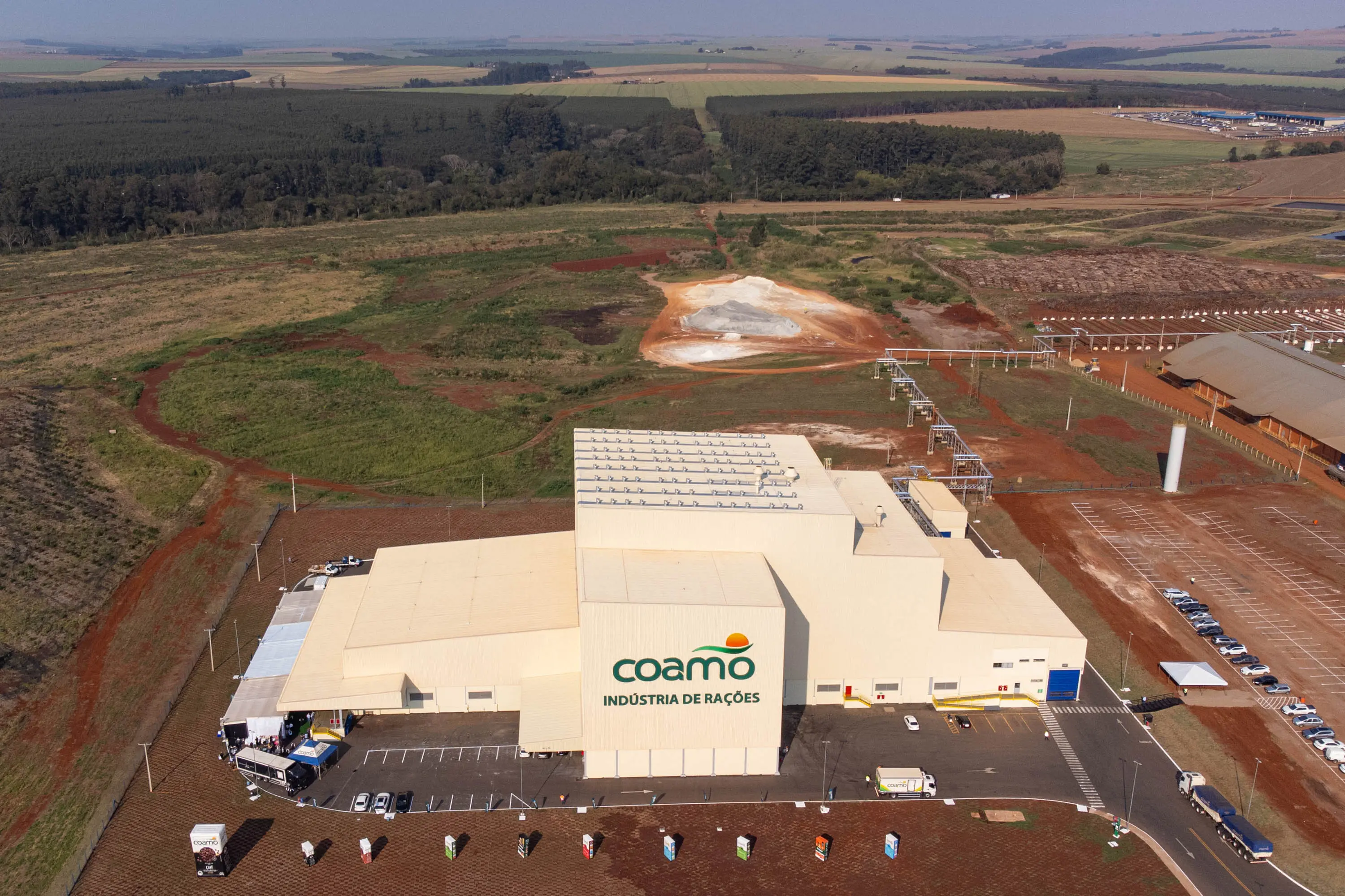 Fundada em 1970 por 79 produtores, a Coamo Agroindustrial Cooperativa virou potência do agro, com 32,7 mil cooperados e R$ 13,376 bilhões em patrimônio em 2025.