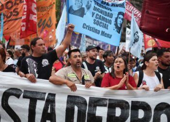 Argentina: mesmo com greve, reforma trabalhista é aprovada na Câmara