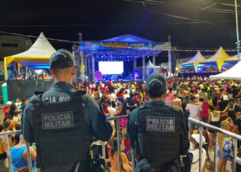 Atuação rápida da Polícia Militar evita escalada de tumulto durante o Carnaval de Ladário.
