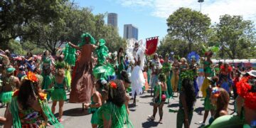 Bloco Quizomba celebra o verde e a sustentabilidade nas ruas do Rio