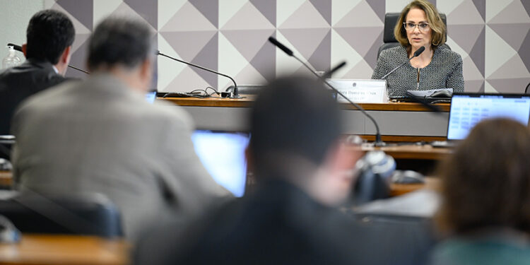 CDH adia análise de cota em universidade para egresso de programa de acolhimento