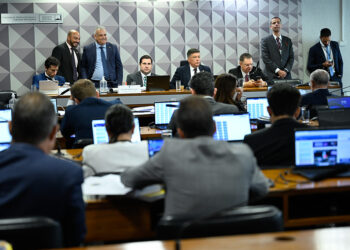 CPMI aprova pedidos de prisão e quebra de sigilos de servidores do INSS