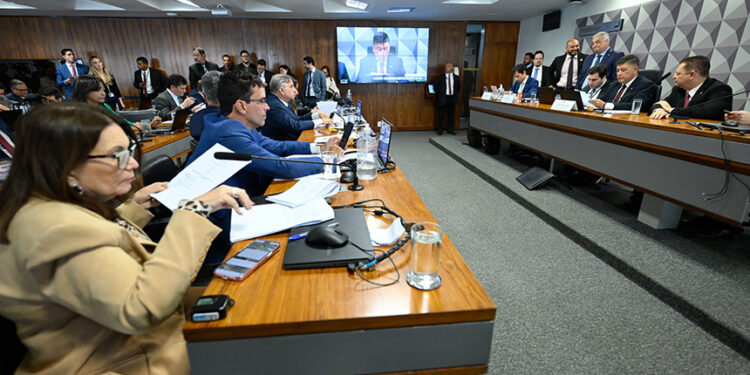 CPMI: parlamentares discutem retirada de documentos sobre Banco Master