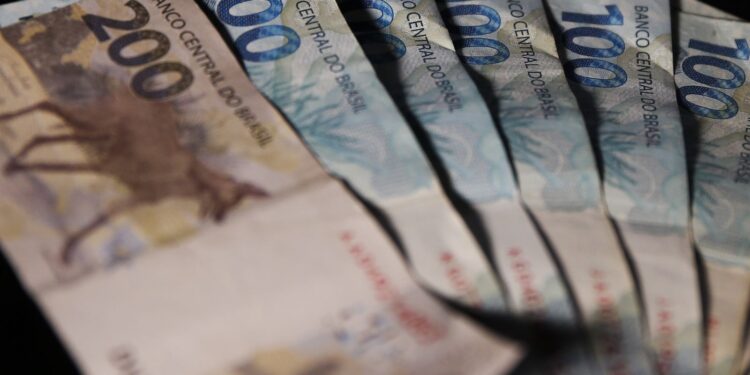 Câmara aprova reforma tarifária e zera impostos de itens