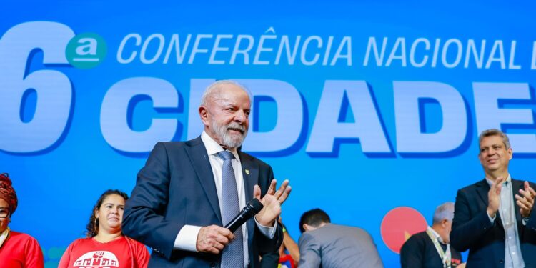 Chuva: Lula critica governo de Minas por não usar recursos do Novo PAC
