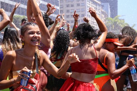 Tomaz Silva/Agência Brasil Rio de Janeiro (RJ), 22/02/2025 – Bloco da favorita anima o pré-carnaval no centro do Rio de Janeiro. Foto: Tomaz Silva/Agência Brasil