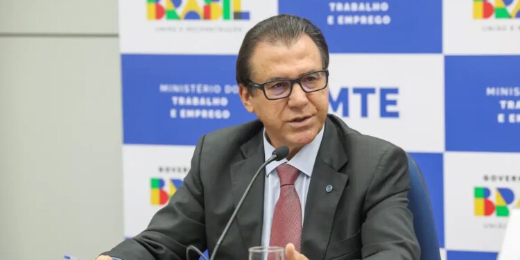 Comissão mista da MP do seguro-defeso ouvirá o ministro do Trabalho
