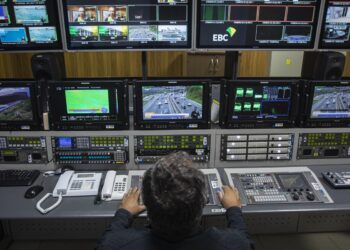 Contratações nos setores de informação e comunicação crescem 11%