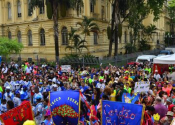 Em 15 anos, carnaval de rua de SP passou de 20 para 600 blocos