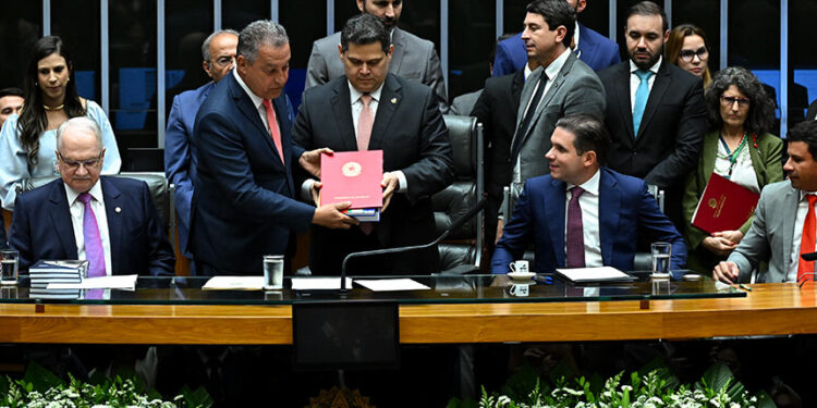 Executivo faz balanço positivo e prioriza segurança e fim da escala 6x1 em 2026