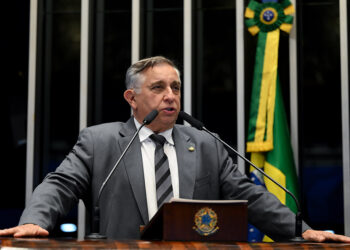 Izalci sugere CPI no Legislativo do DF para investigar gestão do BRB