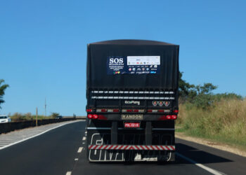 As doações foram arrecadadas pela Liga do Bem, um grupo de trabalho voluntário formado por servidores do Senado, e a carreta foi cedida por um motorista amigo de um servidor aposentado do Senado.
