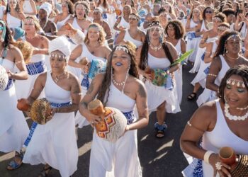 Mulheres na percussão: Agbelas toca no pré-carnaval do Rio de Janeiro