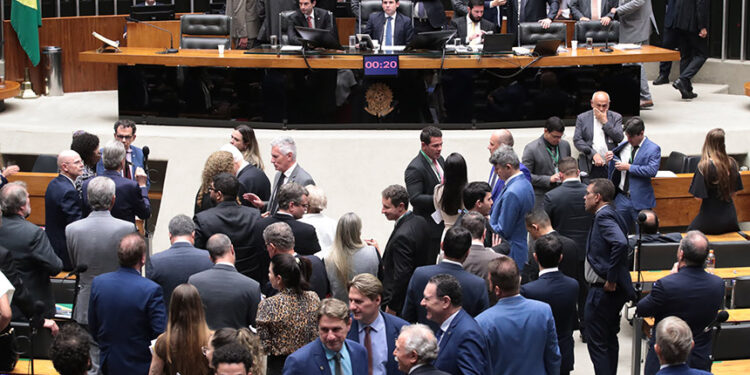 'PL Antifacção' é aprovado na Câmara e segue para sanção