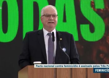 Pacto contra o feminicídio é assinado por representantes dos três Poderes