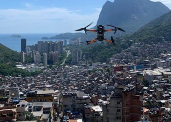 Pesquisa revela desafios de mulheres e famílias nas favelas do país