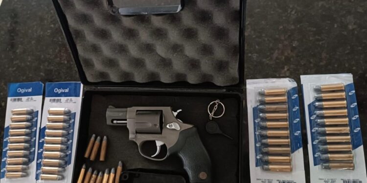 Polícia Civil cumpre mandado de busca e apreende arma de fogo utilizada para ameaças em contexto de violência doméstica em Campo Grande