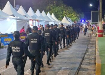 Polícia Militar conduz autor à Delegacia durante o Carnaval de Ladário.