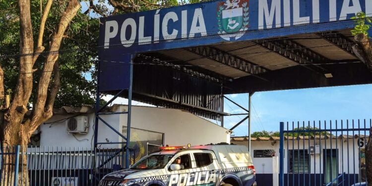 Polícia Militar conduz autor à Delegacia por ameaça em contexto de violência doméstica no bairro Dom Bosco.