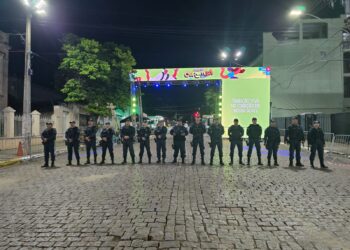 Polícia Militar cumpre mandado de prisão durante o Carnaval de Corumbá