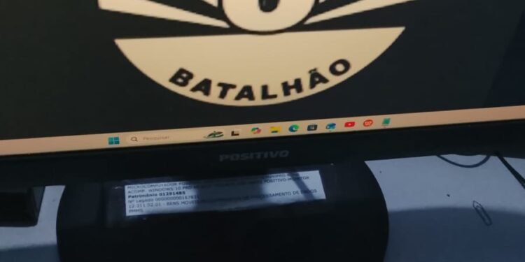 Polícia Militar cumpre mandado de prisão e apreende arma branca durante patrulhamento em Corumbá